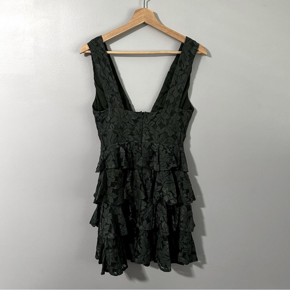 SELFIE LESLIE Tie Waist Tiered Dress - Picture 6 of 7